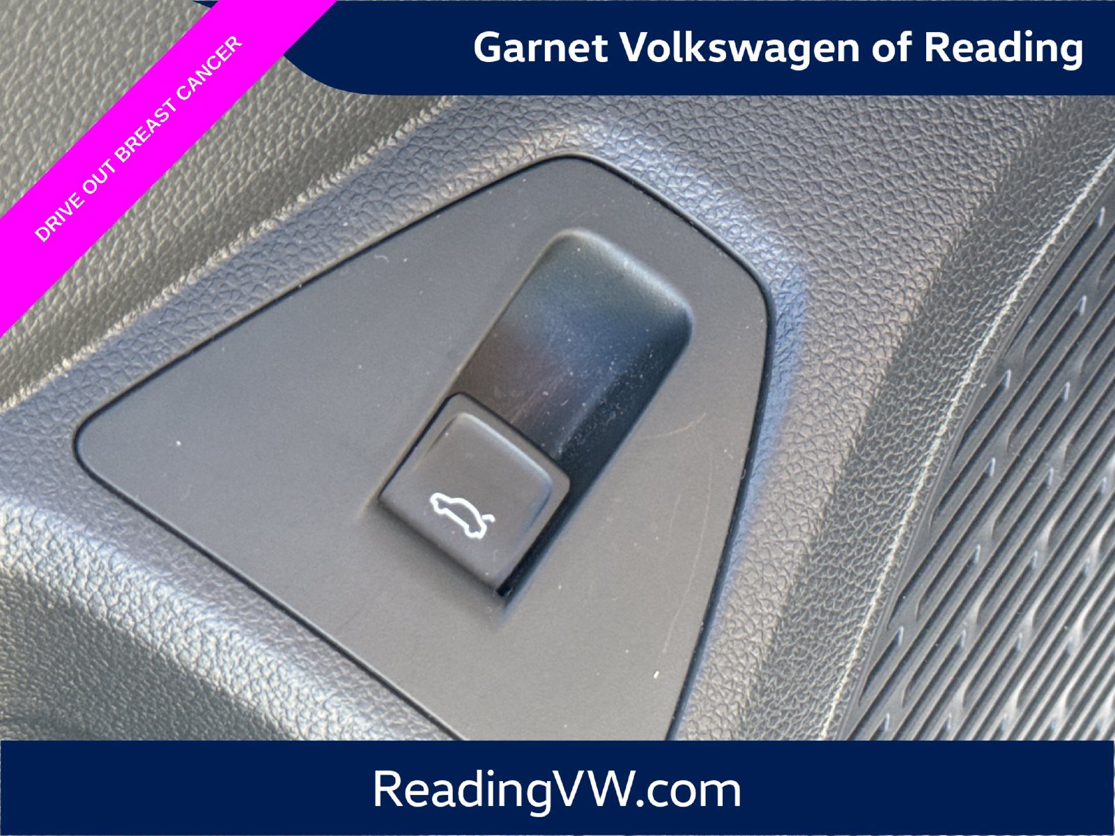 Certified 2025 Volkswagen Jetta SE w/ Sunroof Package FWD image 31