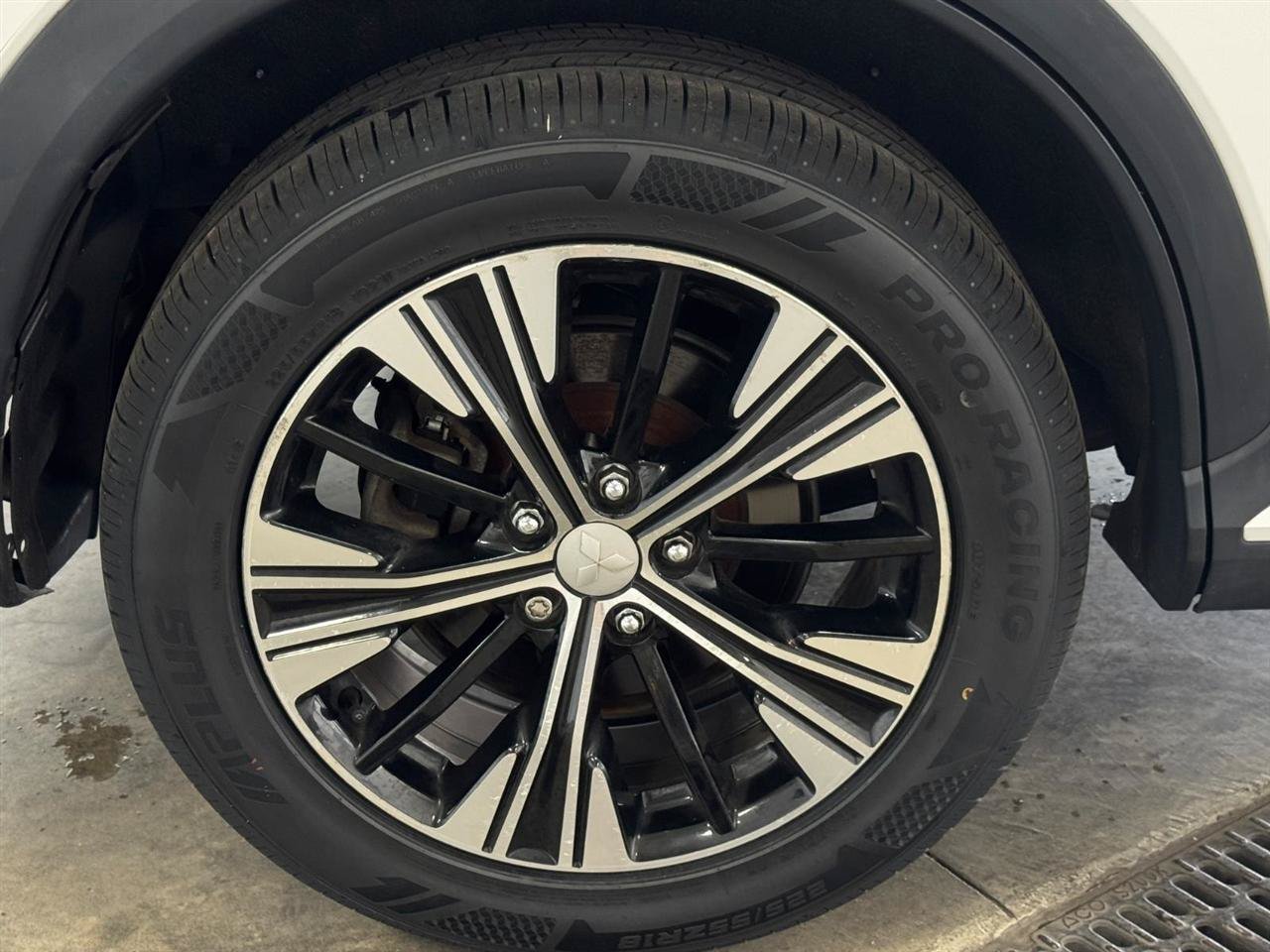 Used 2018 Mitsubishi Eclipse Cross SE AWD/4WD image 36
