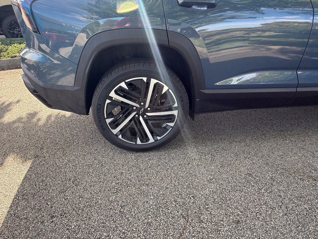 New 2027 Chevrolet Equinox RS w/ Safety and Technology Package AWD/4WD image 33