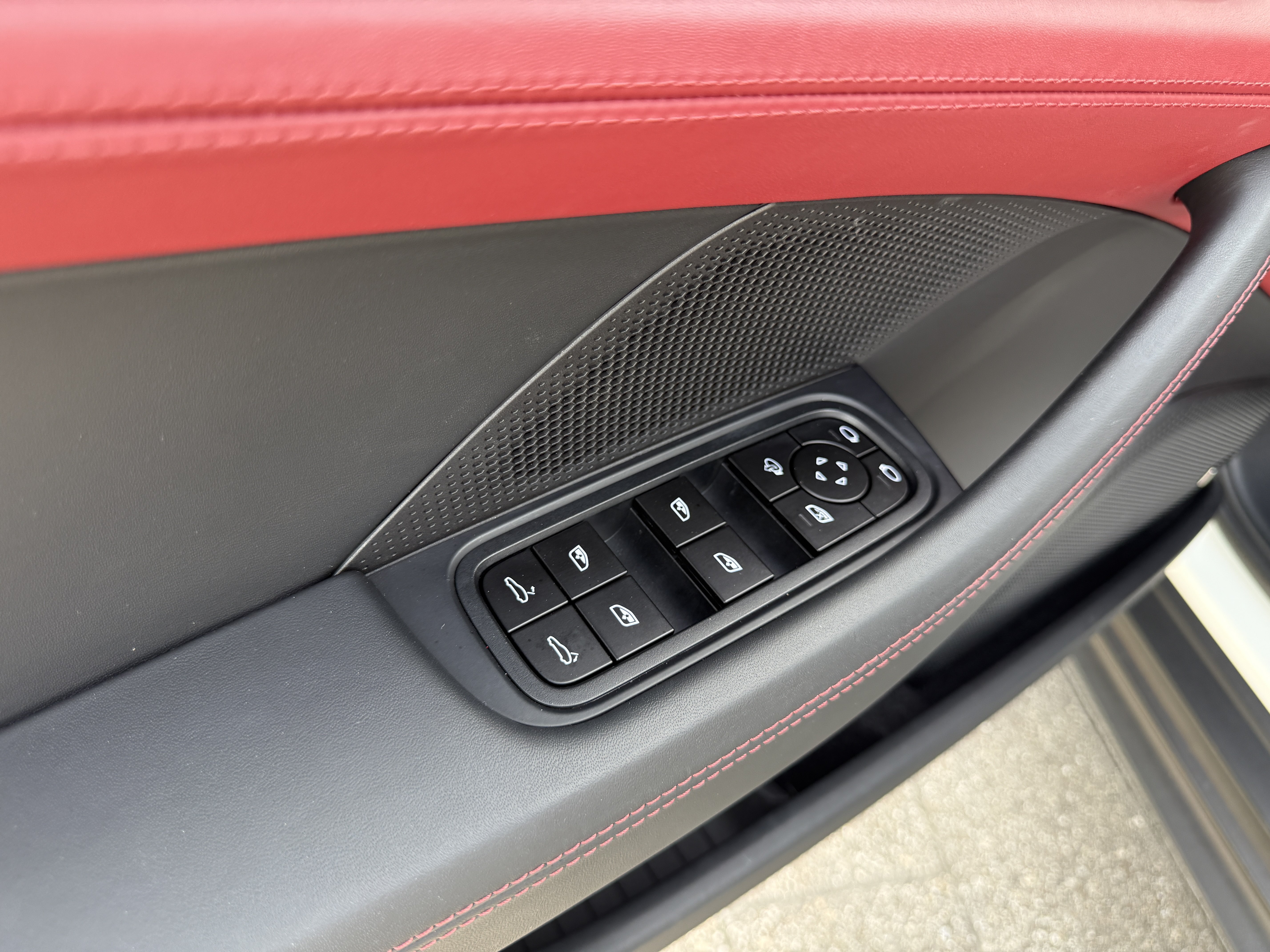Used 2024 Porsche Panamera RWD image 10