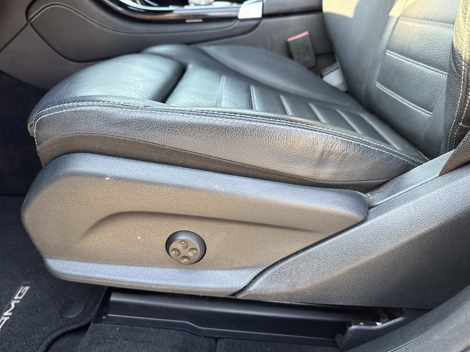 Used 2018 Mercedes-Benz GLC 300 4MATIC image 16