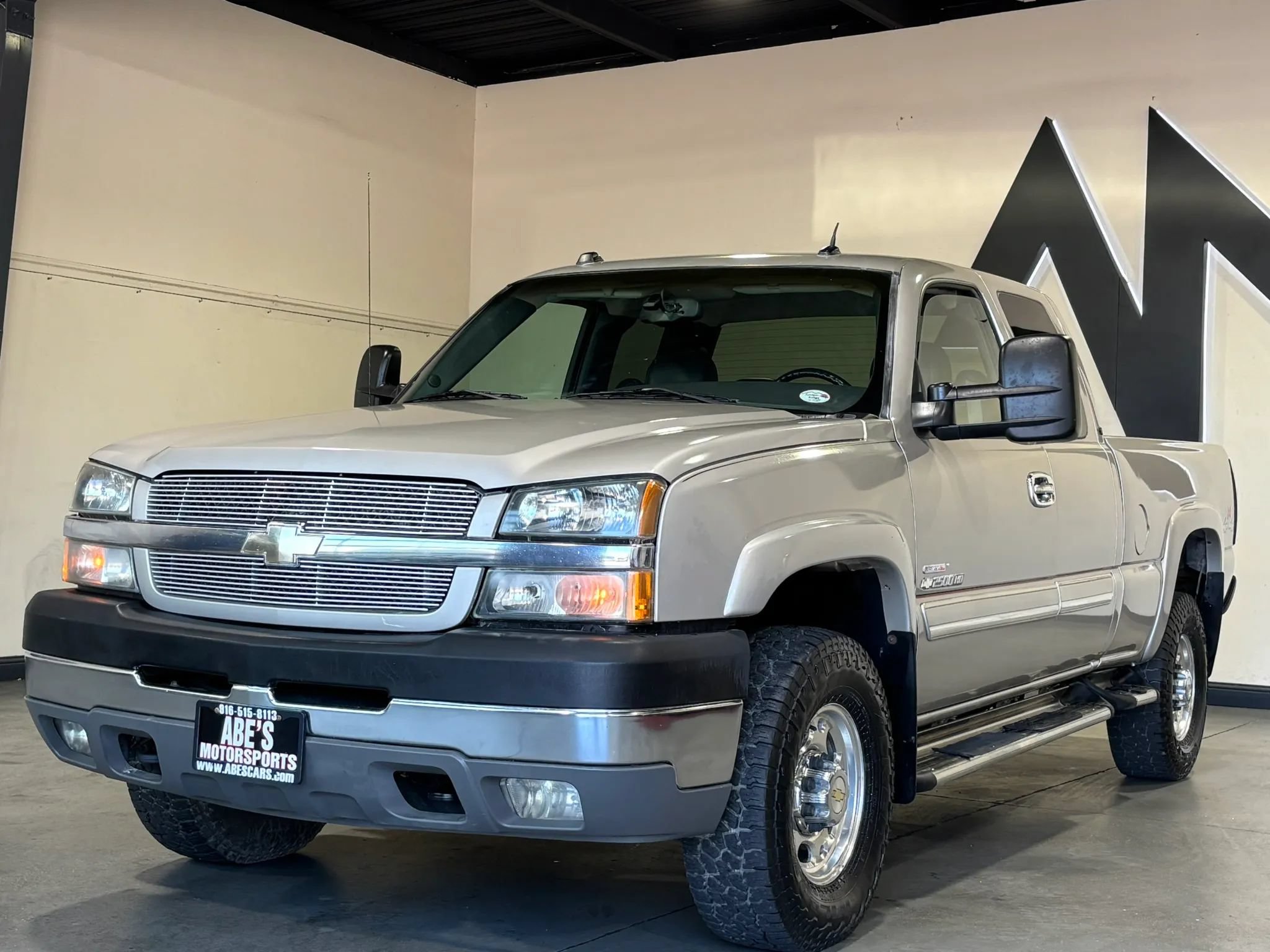 Used 2004 Chevrolet Silverado 2500 LT w/ Heavy-Duty Power Package AWD/4WD image 1