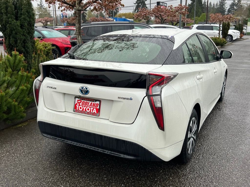 Used 2016 Toyota Prius Two image 7