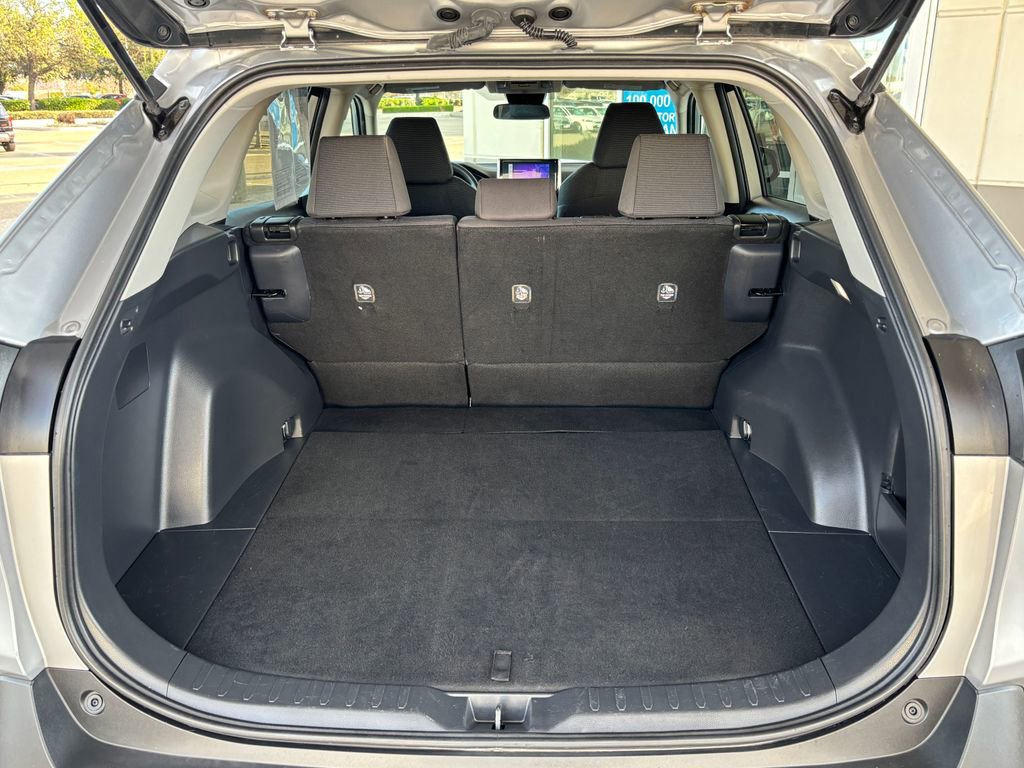 Used 2024 Toyota RAV4 LE image 28