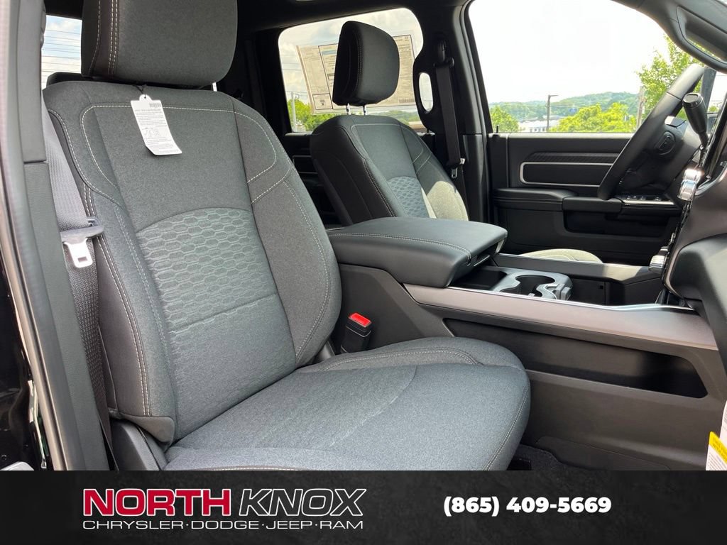 New 2026 RAM 3500 Big Horn AWD/4WD image 29