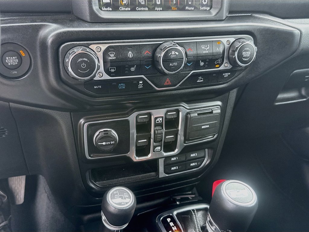 Used 2022 Jeep Wrangler Unlimited Sahara w/ Cold Weather Group AWD/4WD image 17
