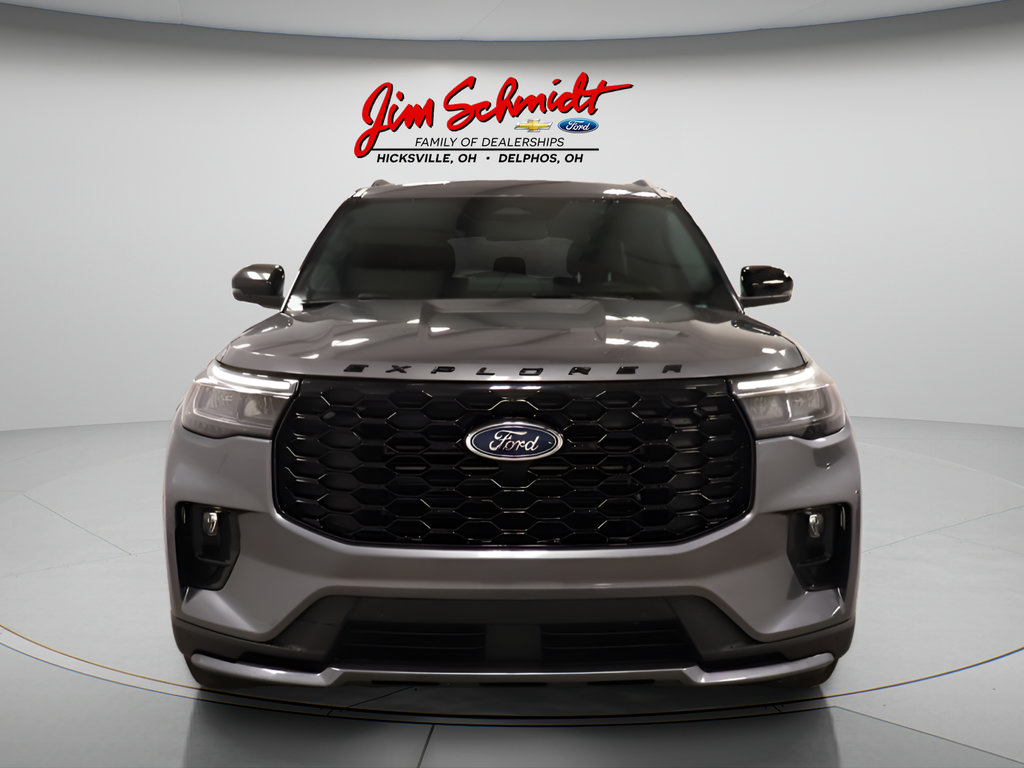 Used 2025 Ford Explorer ST-Line w/ ST-Line Street Pack AWD/4WD image 3
