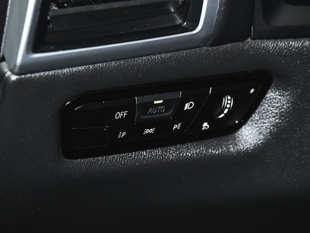 Used 2022 BMW 840i xDrive Convertible w/ Driving Assistance Package image 18