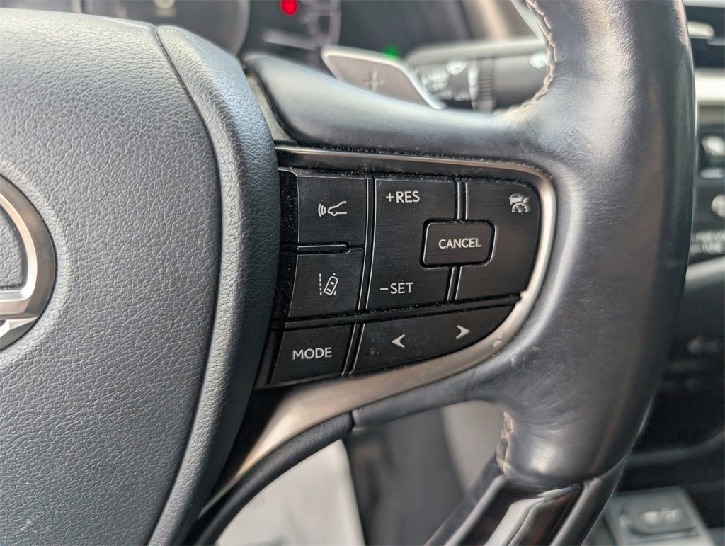 Used 2019 Lexus ES 300h image 22