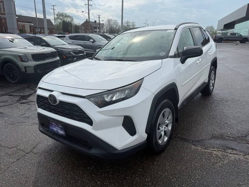 Used 2019 Toyota RAV4 LE image 3
