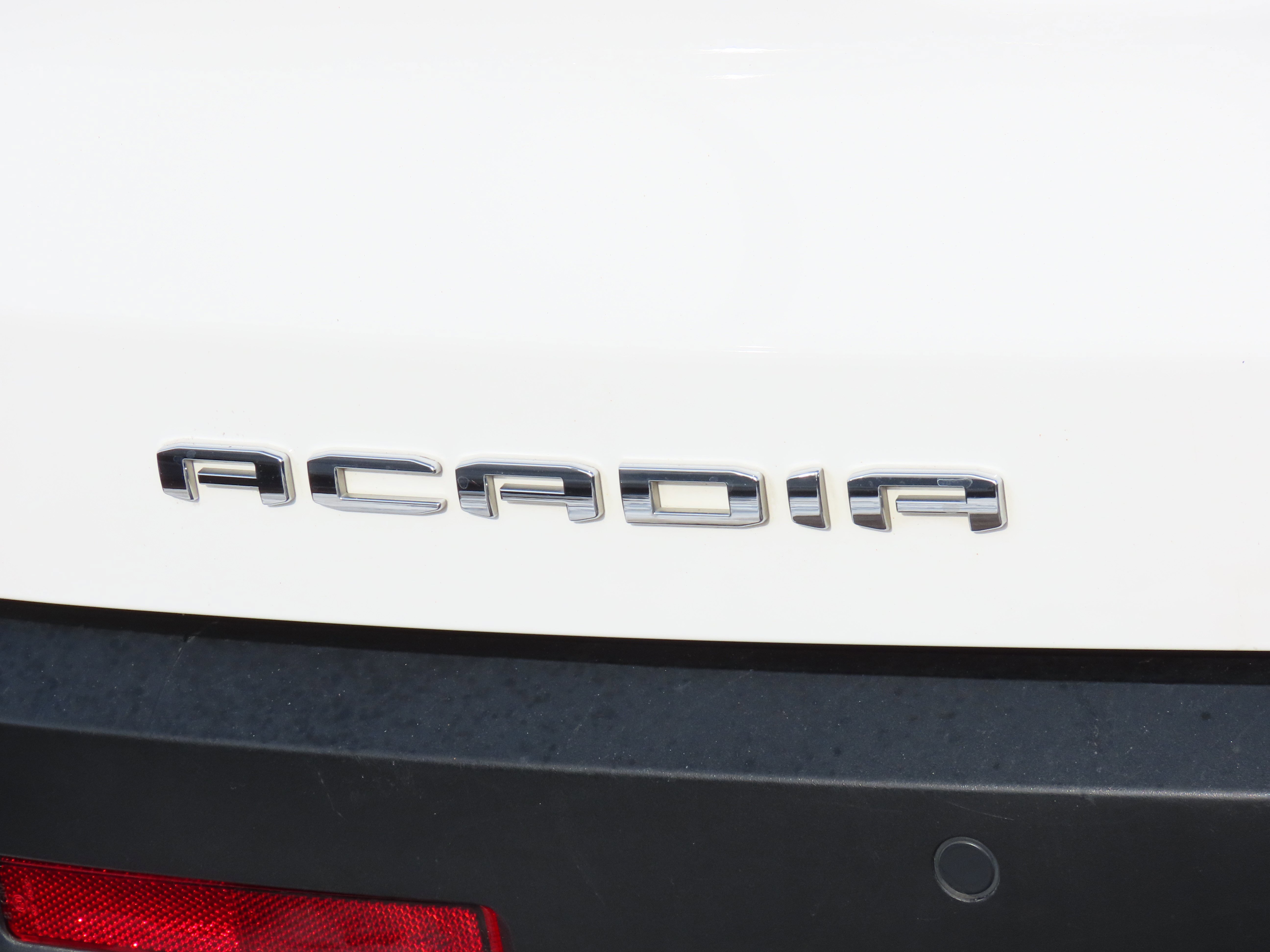 Used 2023 GMC Acadia AT4 w/ Technology Package image 18