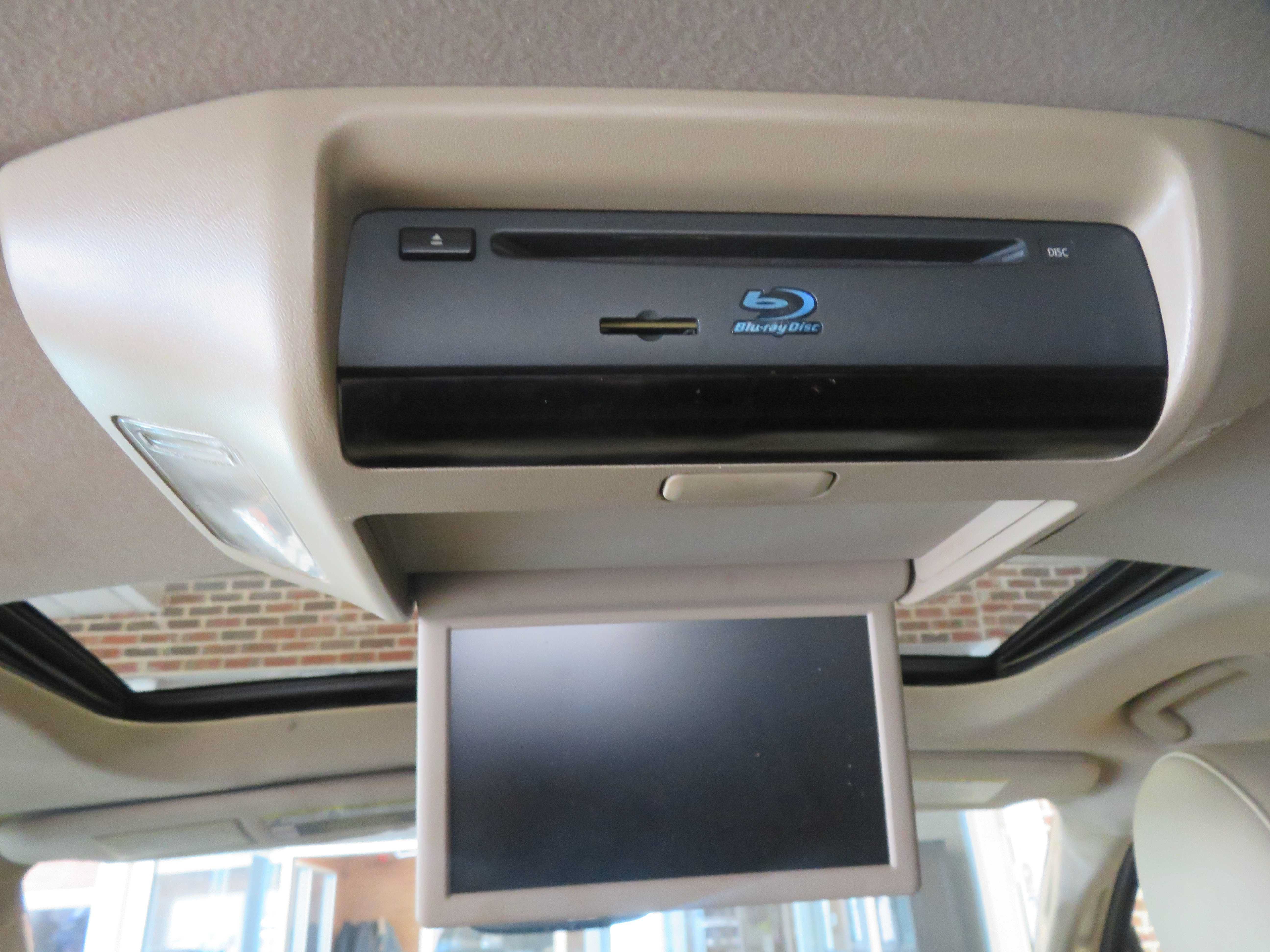 Used 2018 Toyota Sequoia Limited w/ Safety & Convenience Package AWD/4WD image 60