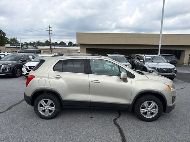 Used 2016 Chevrolet Trax LT w/ LT Convenience Package AWD/4WD image 9