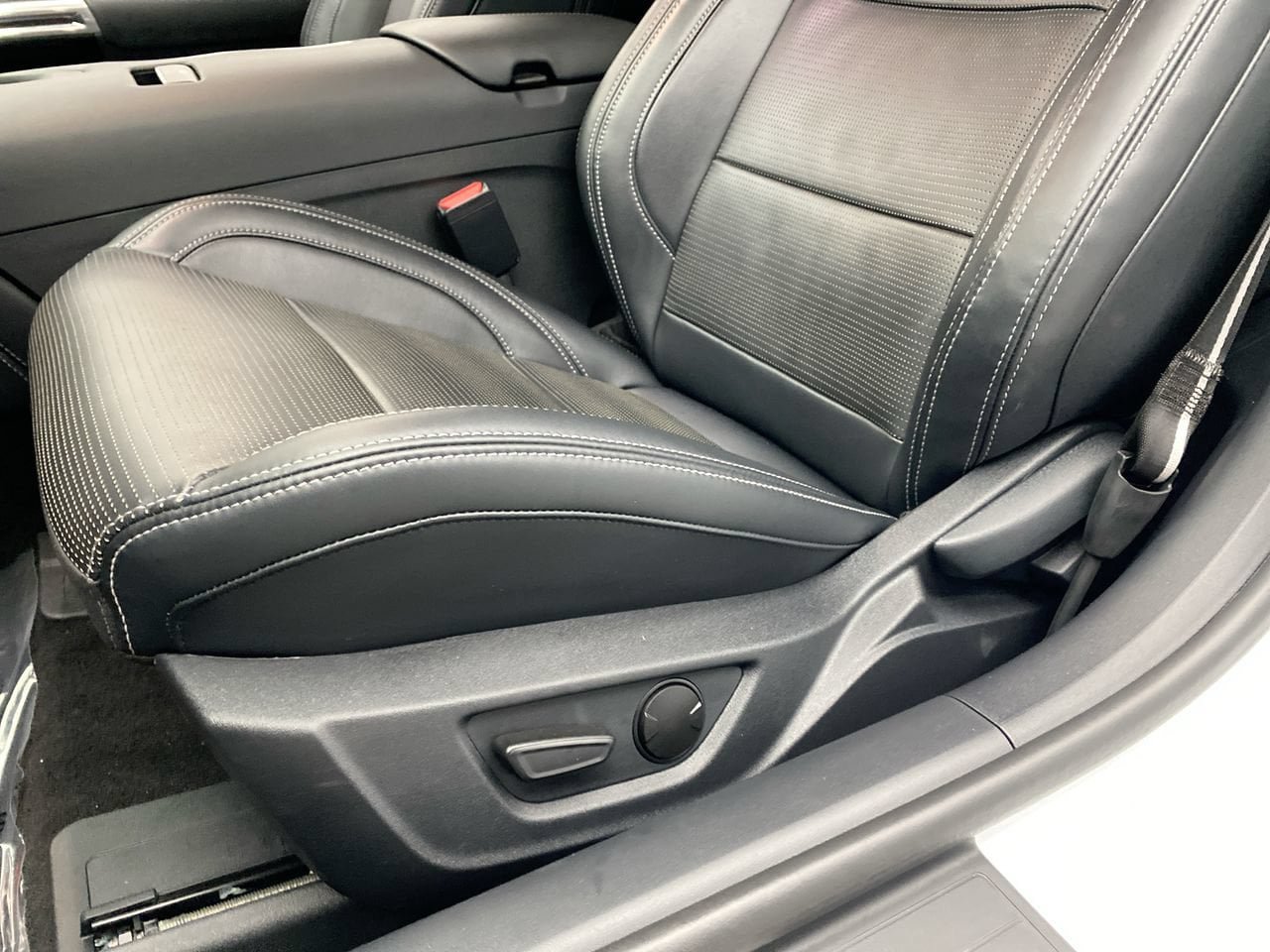 Used 2024 Ford Mustang GT Premium RWD image 13