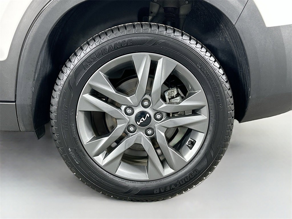 Used 2023 Kia Seltos LX image 27
