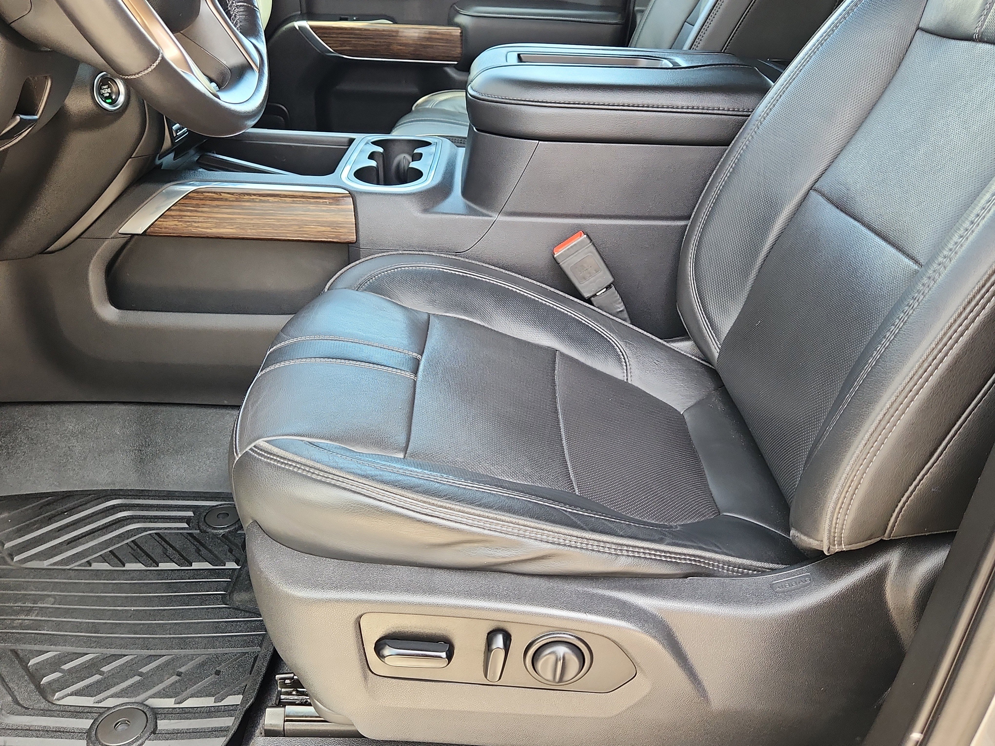 Used 2020 Chevrolet Silverado 1500 High Country w/ Safety Package II image 10