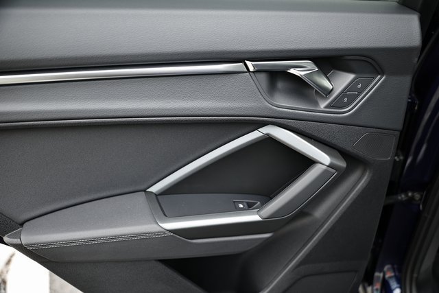 New 2025 Audi Q3 2.0T Premium image 23