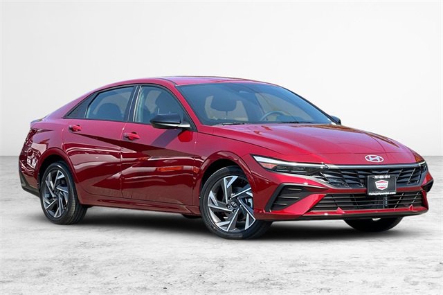 New 2025 Hyundai Elantra SEL image 1
