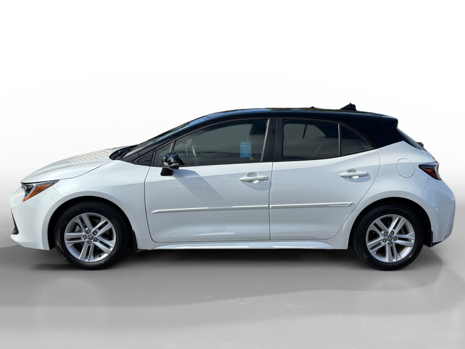 Used 2021 Toyota Corolla SE FWD image 2