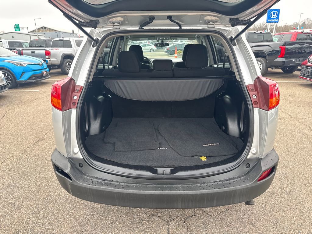 Used 2014 Toyota RAV4 LE image 7