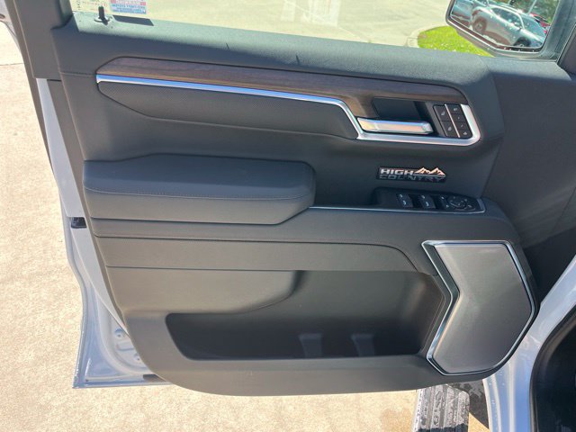 New 2026 Chevrolet Silverado 1500 High Country AWD/4WD image 15
