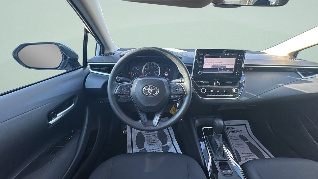 Used 2020 Toyota Corolla LE FWD image 12