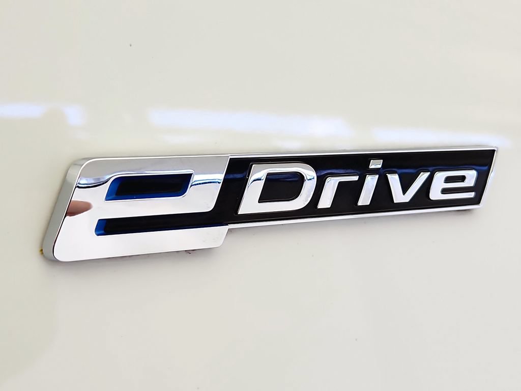 Used 2018 BMW 740e xDrive AWD/4WD image 40