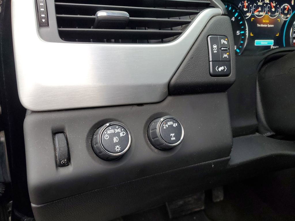 Used 2017 GMC Yukon SLT w/ Premium Edition image 11