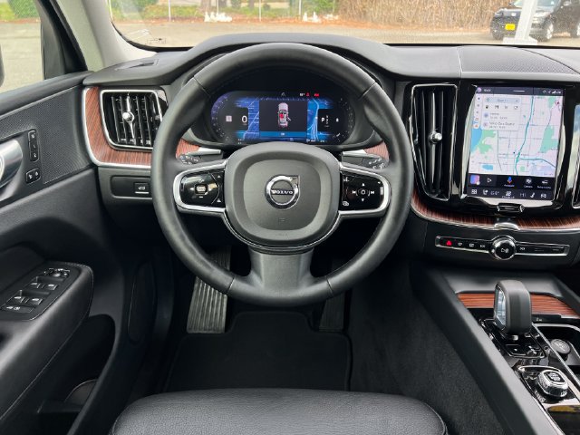 Used 2023 Volvo XC60 B5 Plus AWD/4WD image 12