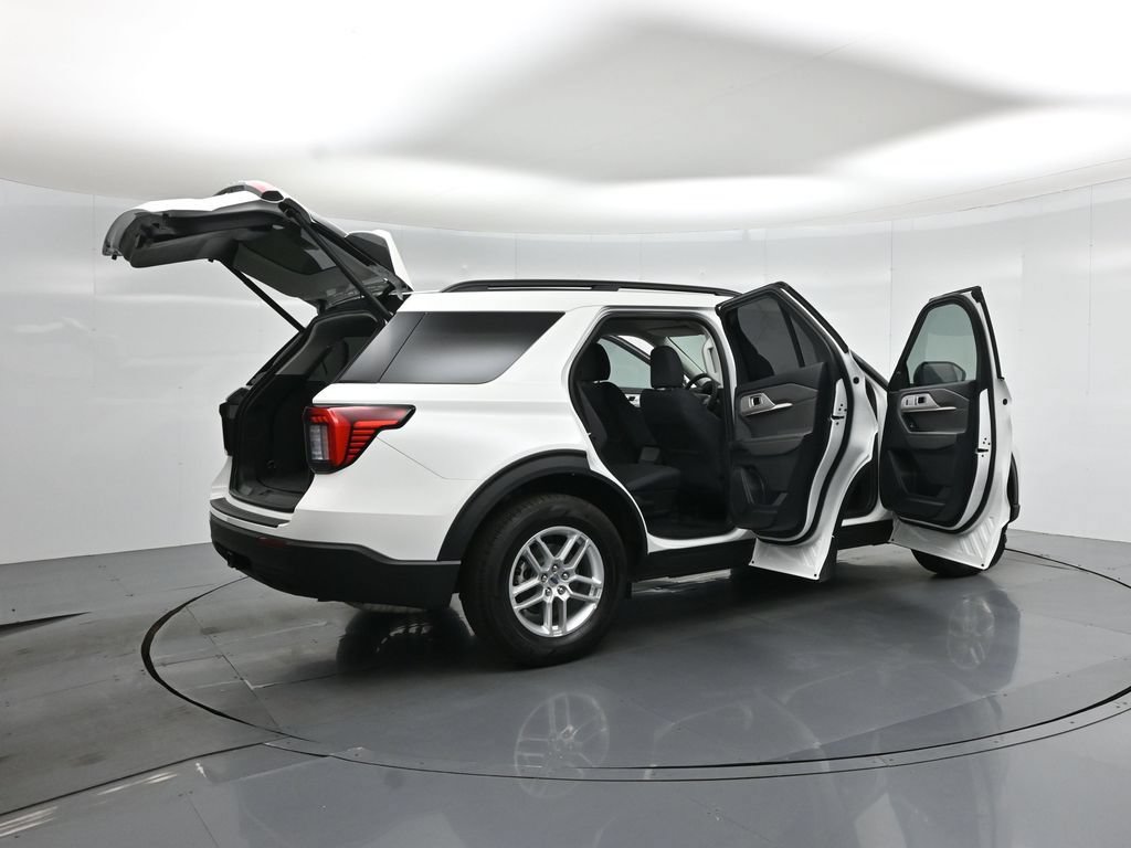 Certified 2025 Ford Explorer Active RWD image 6