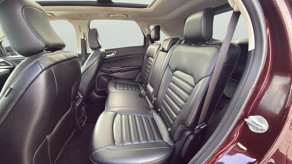 Used 2021 Ford Edge SEL w/ Convenience Package AWD/4WD image 24