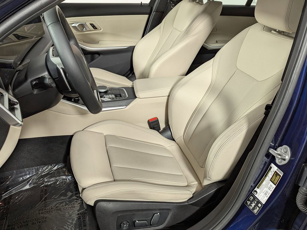 Used 2025 BMW 330i xDrive Sedan w/ M Sport Package image 17