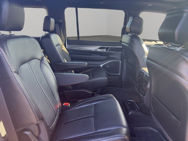 Used 2024 Jeep Wagoneer Series II AWD/4WD image 16