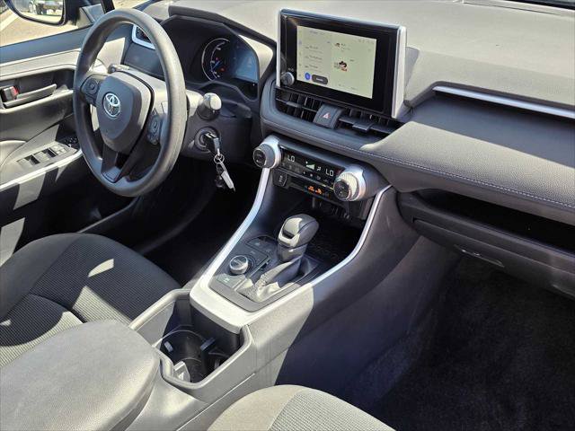 Used 2025 Toyota RAV4 LE AWD/4WD image 10