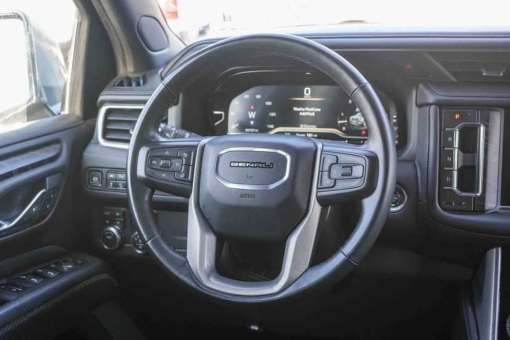 Used 2023 GMC Yukon Denali image 16
