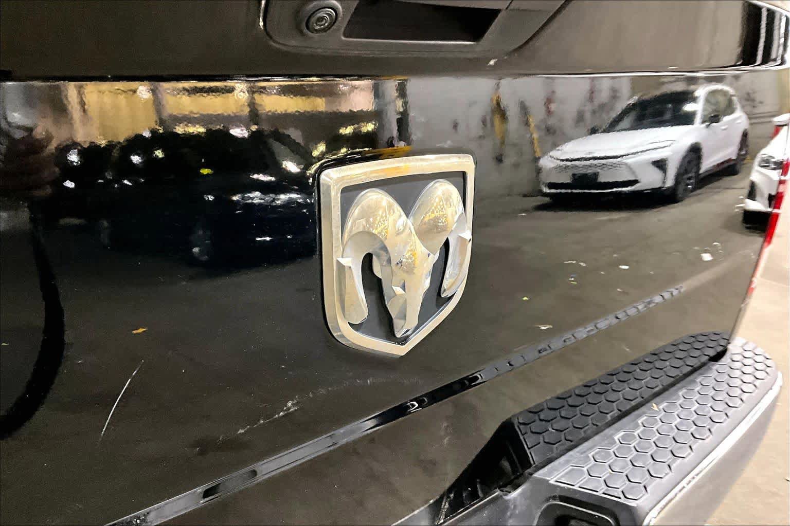Used 2019 RAM 1500 Classic SLT RWD image 31