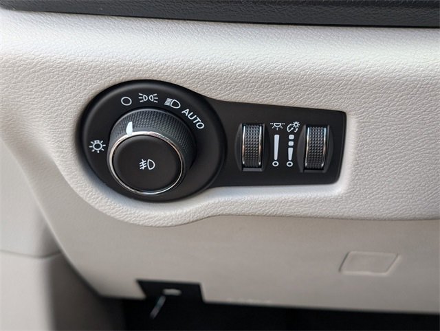 Used 2019 Chrysler Pacifica Touring Plus image 28