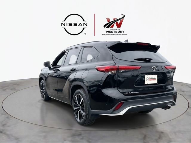 Used 2021 Toyota Highlander XSE AWD/4WD image 4