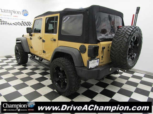 Used 2013 Jeep Wrangler Unlimited Sport image 9