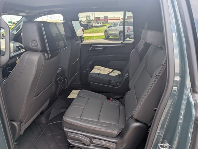 New 2026 Chevrolet Suburban RST AWD/4WD image 9
