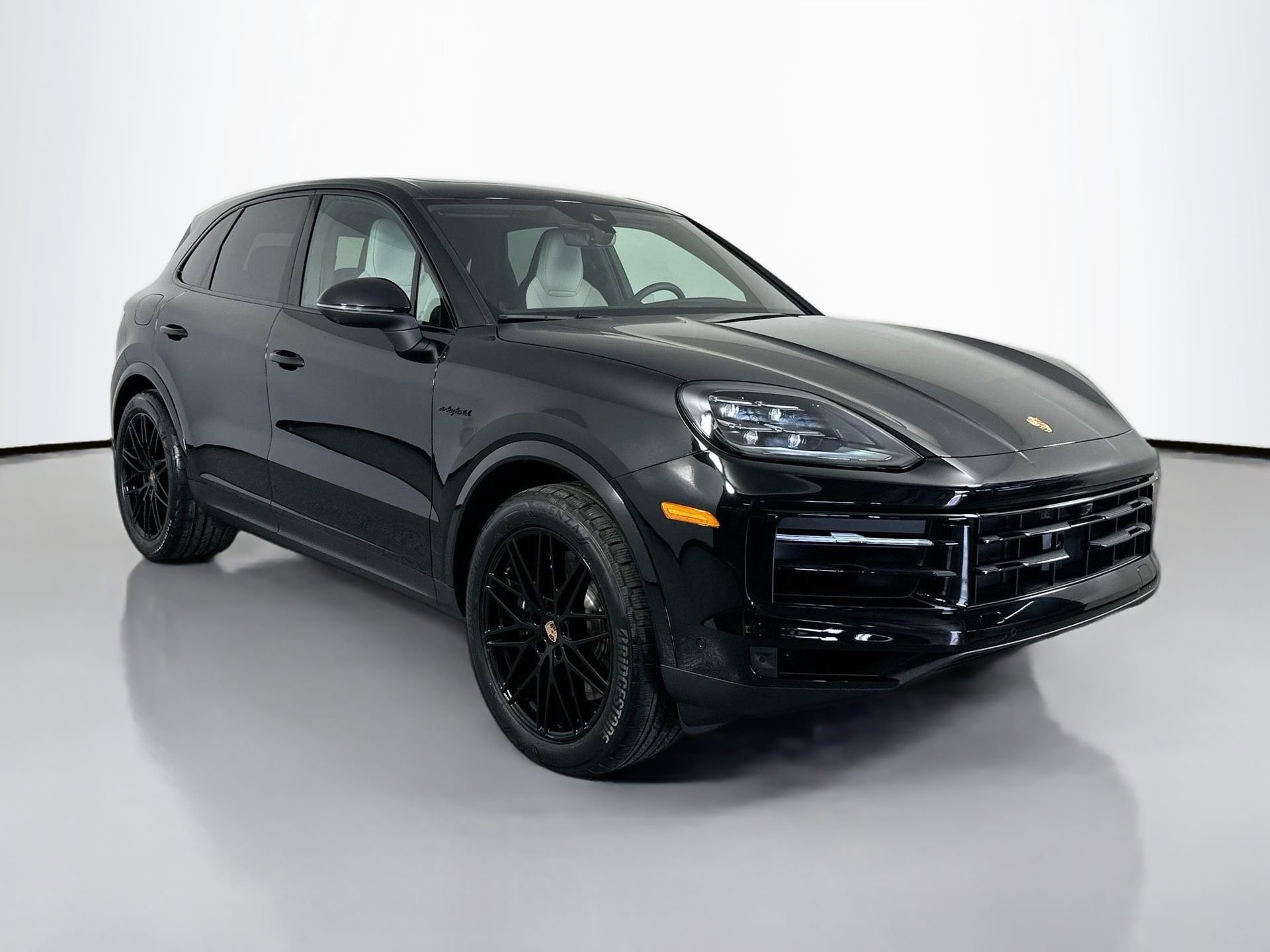 Certified 2025 Porsche Cayenne E-Hybrid image 9
