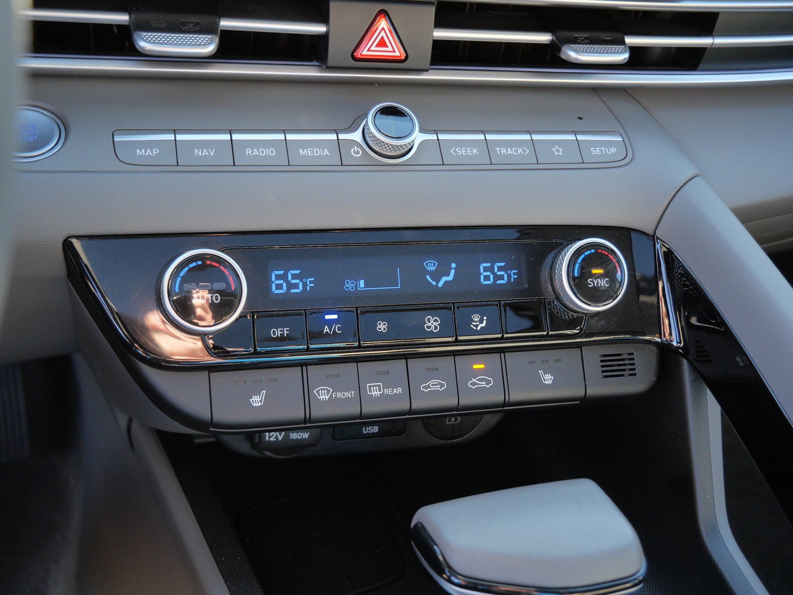 Used 2025 Hyundai Elantra SEL FWD image 23