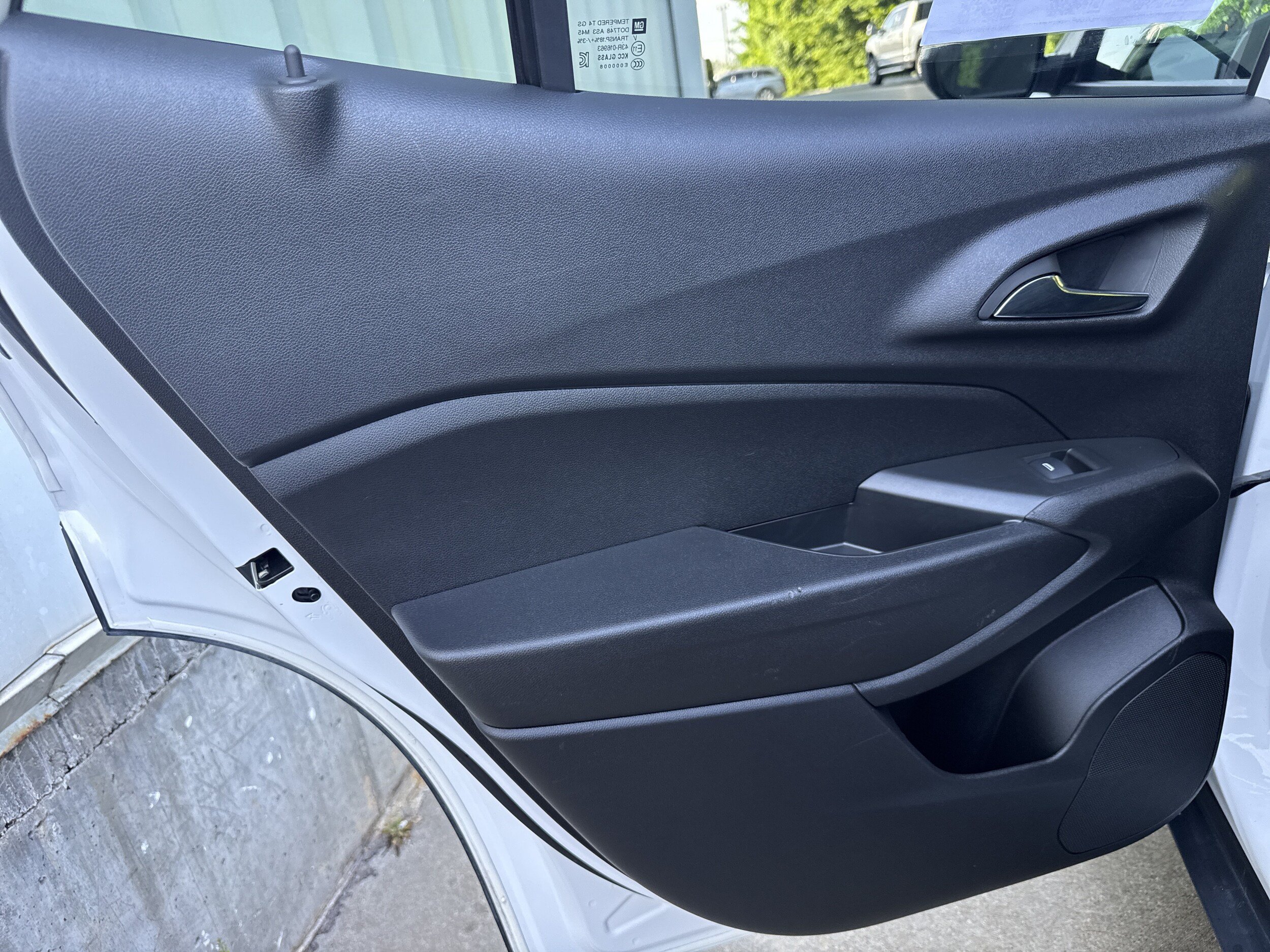 Used 2025 Chevrolet Trax LT FWD image 9