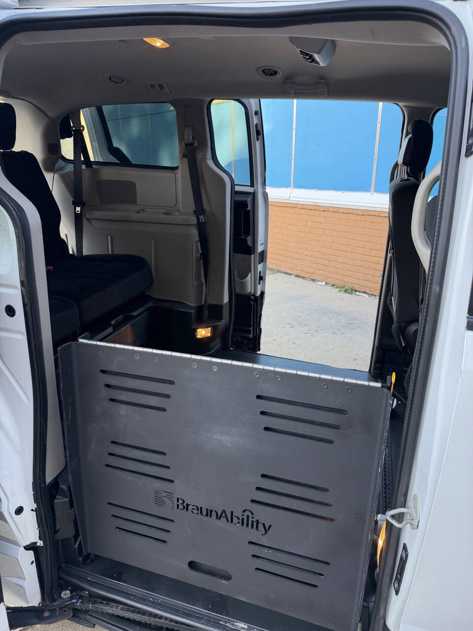 Used 2019 Dodge Grand Caravan SE image 21