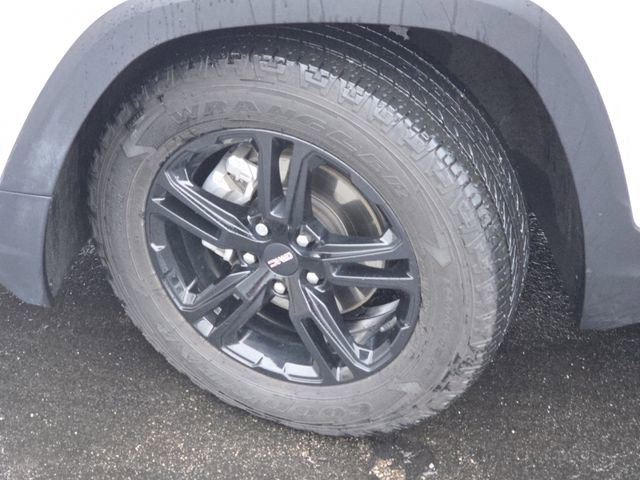 Used 2022 GMC Terrain AT4 w/ Infotainment Package II image 28