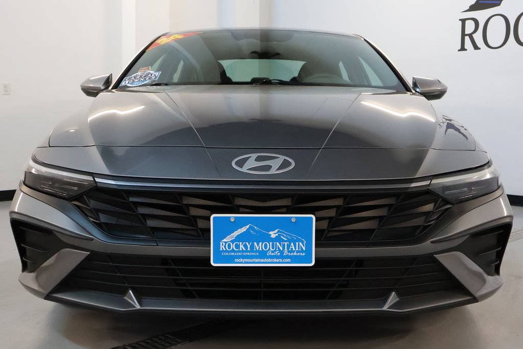 Used 2024 Hyundai Elantra SEL FWD video 2
