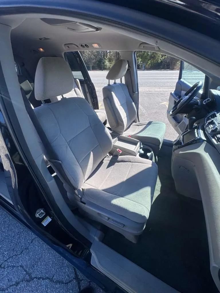 Used 2016 Honda Odyssey SE image 13
