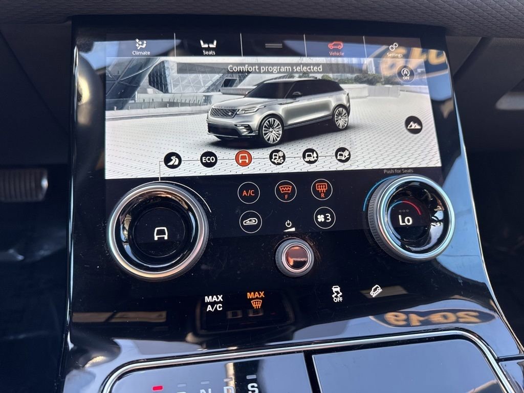 Used 2019 Land Rover Range Rover Velar R-Dynamic SE image 25