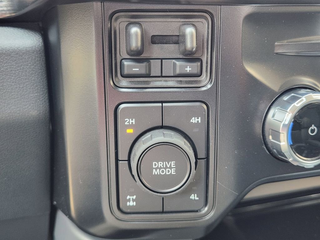 New 2026 Ford F350 4x4 Crew Cab Super Duty image 14