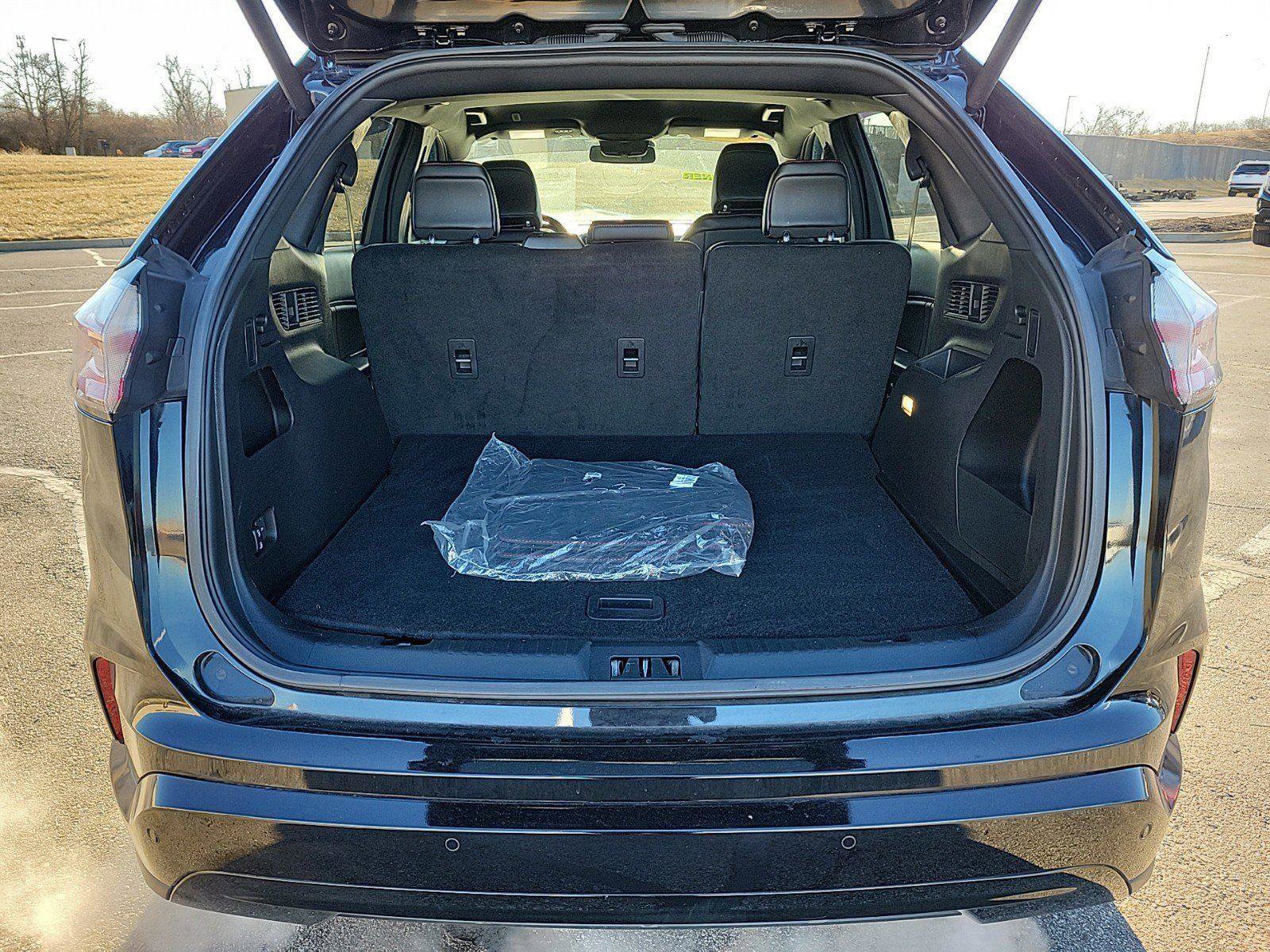 Used 2024 Ford Edge ST-Line image 7